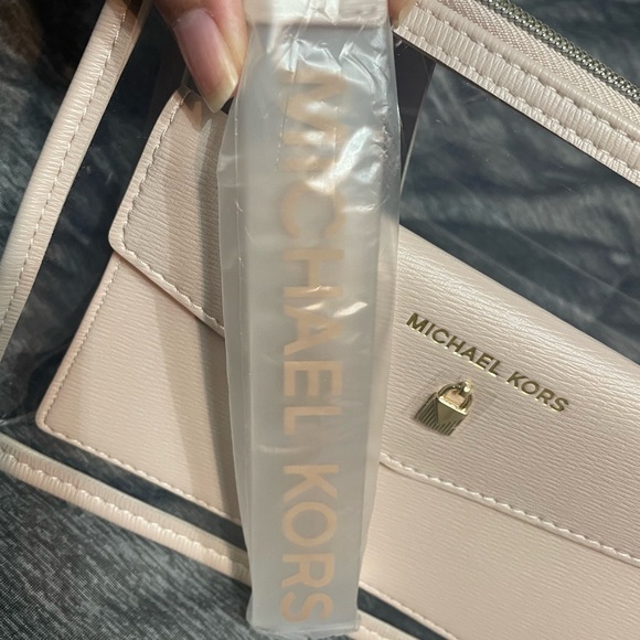 NWT Michael Kors clutch purse - Picture 2 of 4